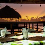 un dîner accompagné d'un magnifique coucher de soleil
