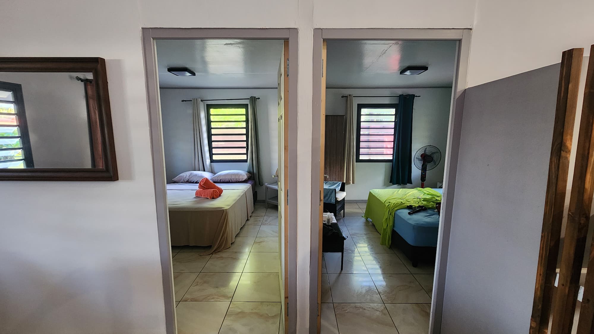Deux chambres du bungalow familial Veke Veke Village à Fakarava